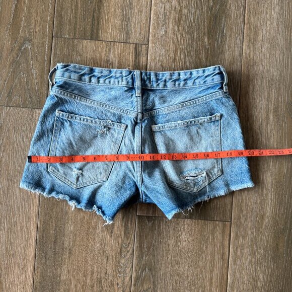 Free People 5-pocket, button-fly distressed denim shorts size 27 - Picture 7 of 7